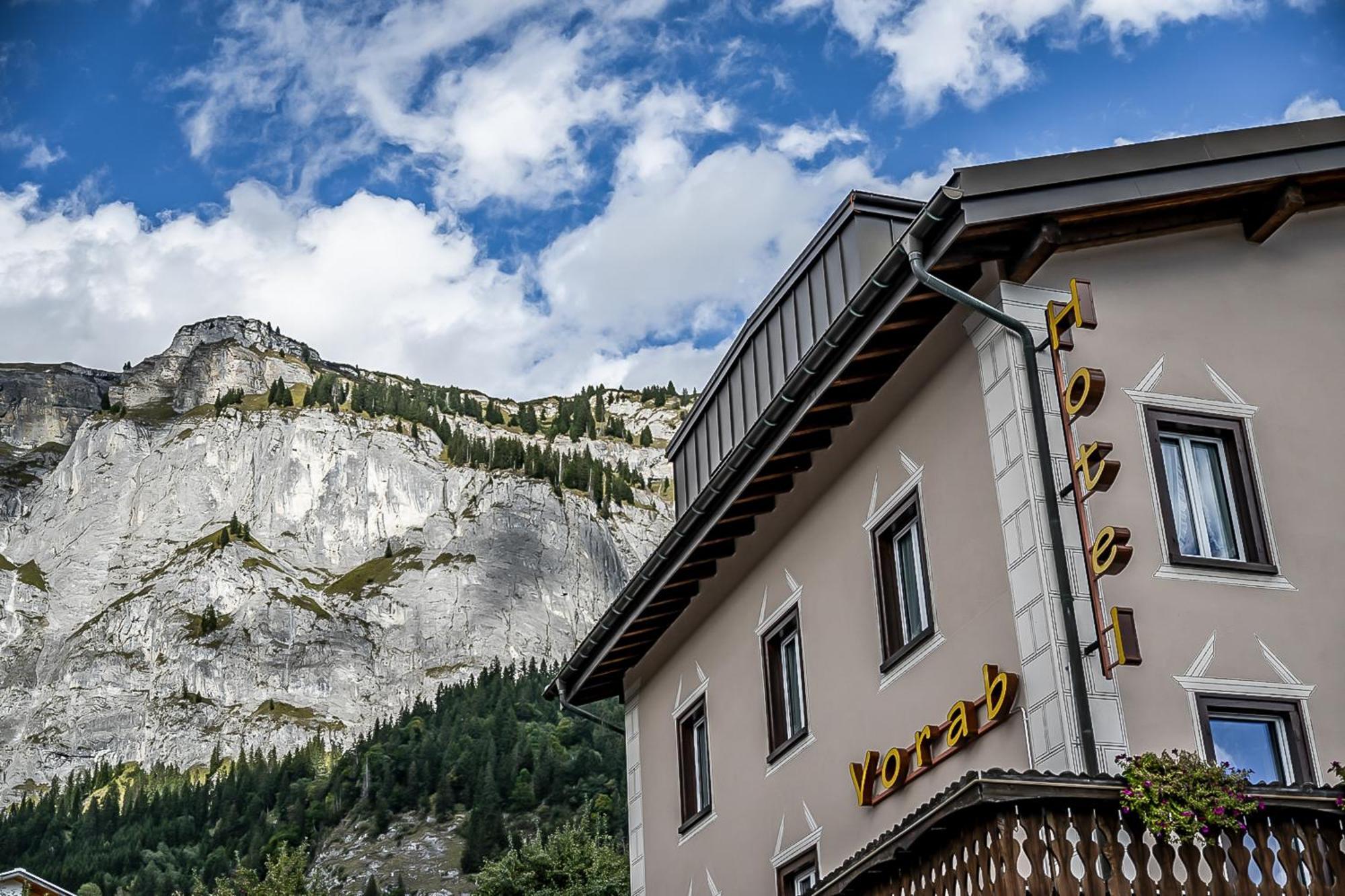 Hotel Vorab - Kulinarische Vielfalt Flims Exterior photo
